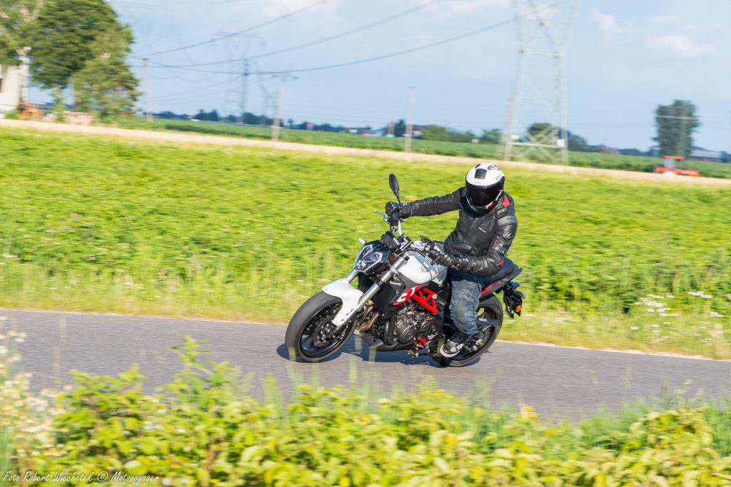 benelli 302 s włoski naked motocykl motor-land