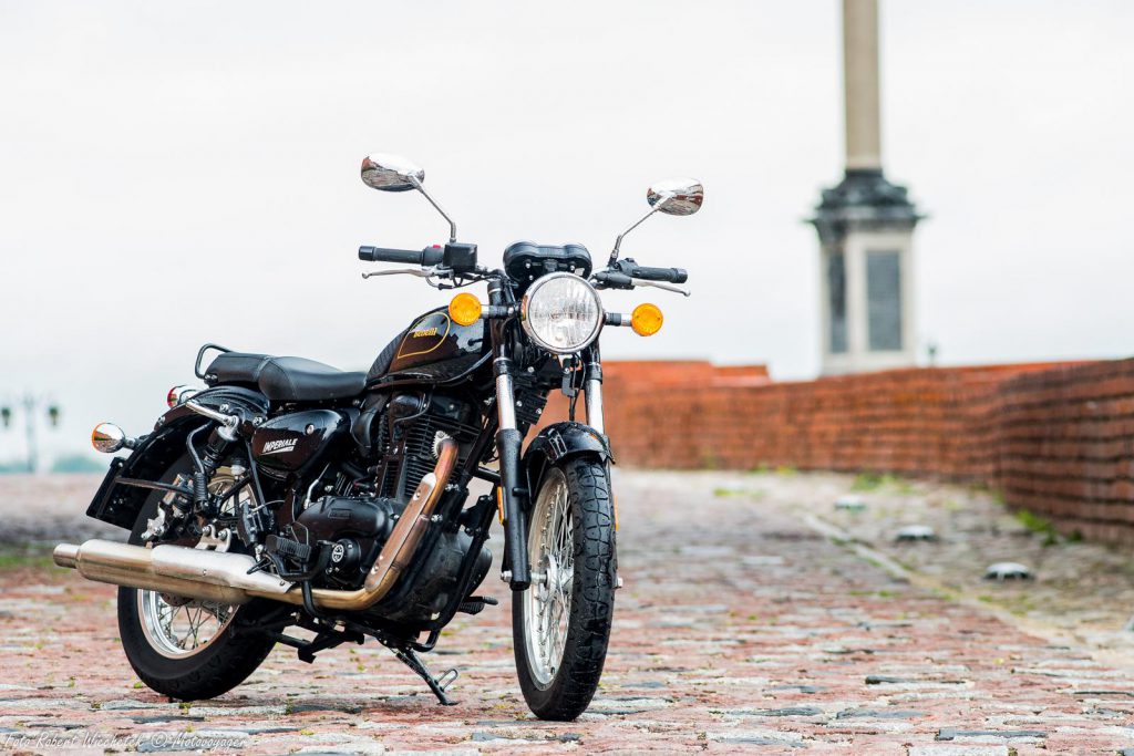 benelli imperiale 400 motocykl retro w nowoczesnym wydaniu