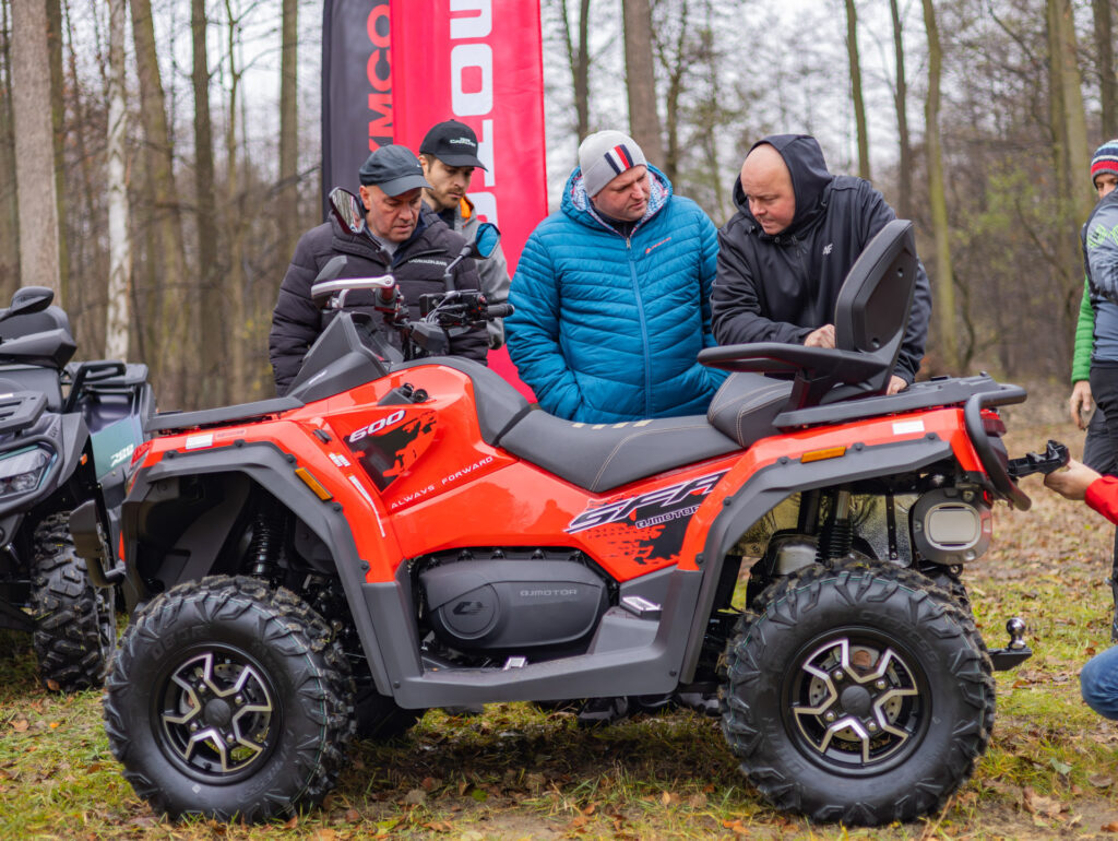 Motor-Land Offroad Show premiera Kymco MXU 700 Extended i QJMOTOR SFA 600