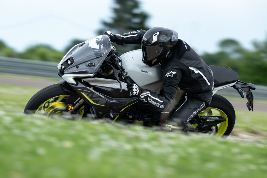 Benelli Tornado 550 motocykl sportowy na torze