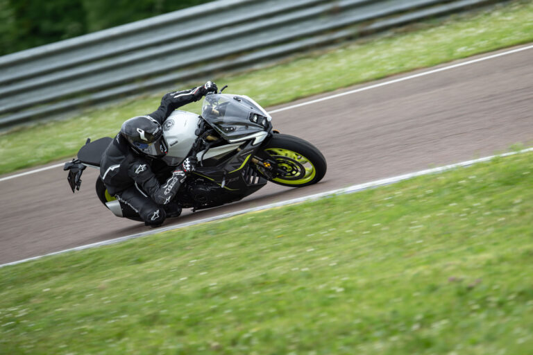 Benelli Tornado 550 motocykl sportowy na torze