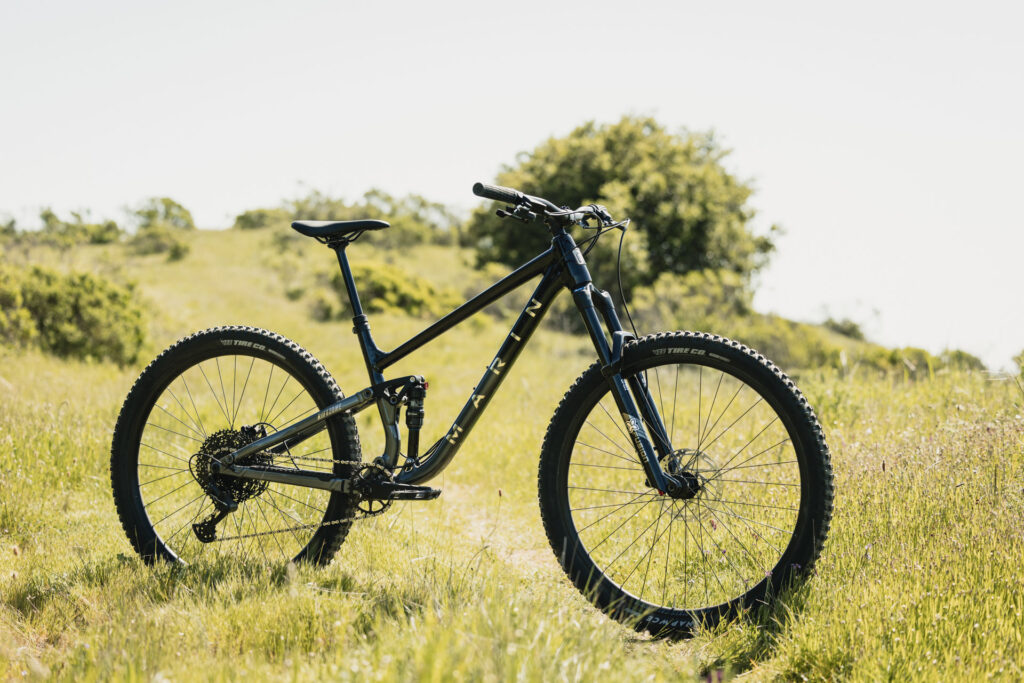 Jak wybrać rowery z pełnym zawieszeniem – przewodnik po kategoriach: trail, enduro i downhill 2