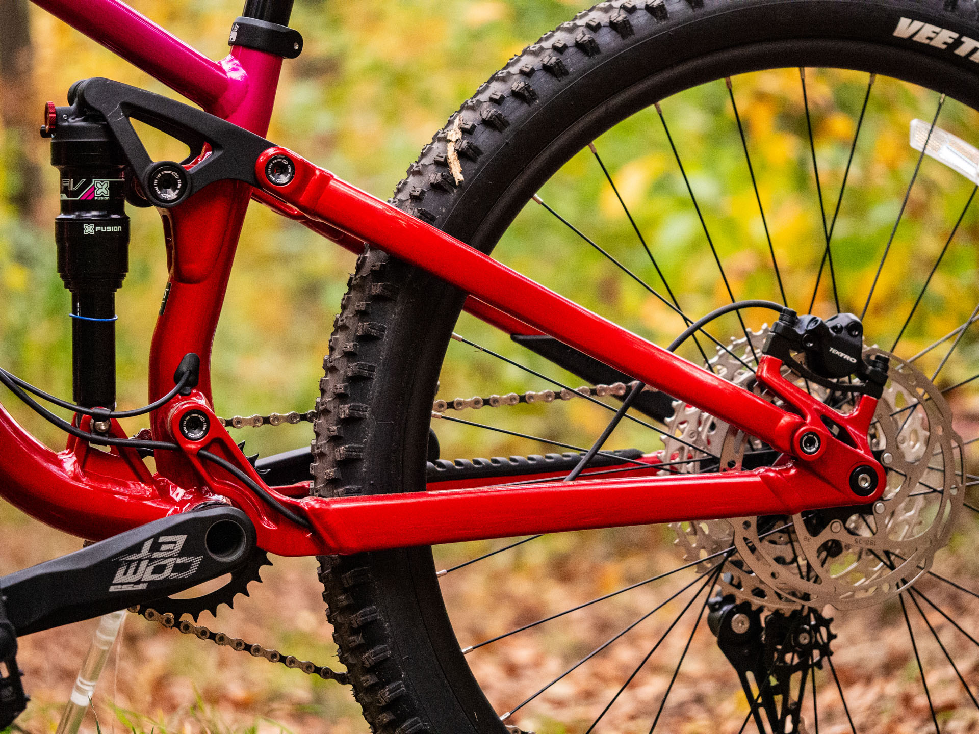 Jak wybrać rowery z pełnym zawieszeniem – przewodnik po kategoriach: trail, enduro i downhill 8