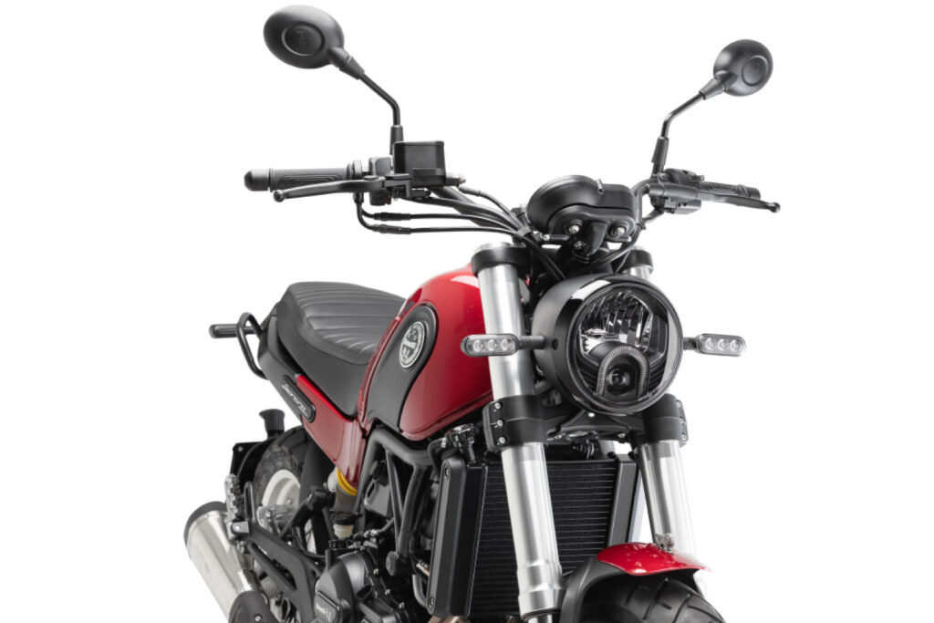 Benelli Leoncino 500 Trail lp 6
