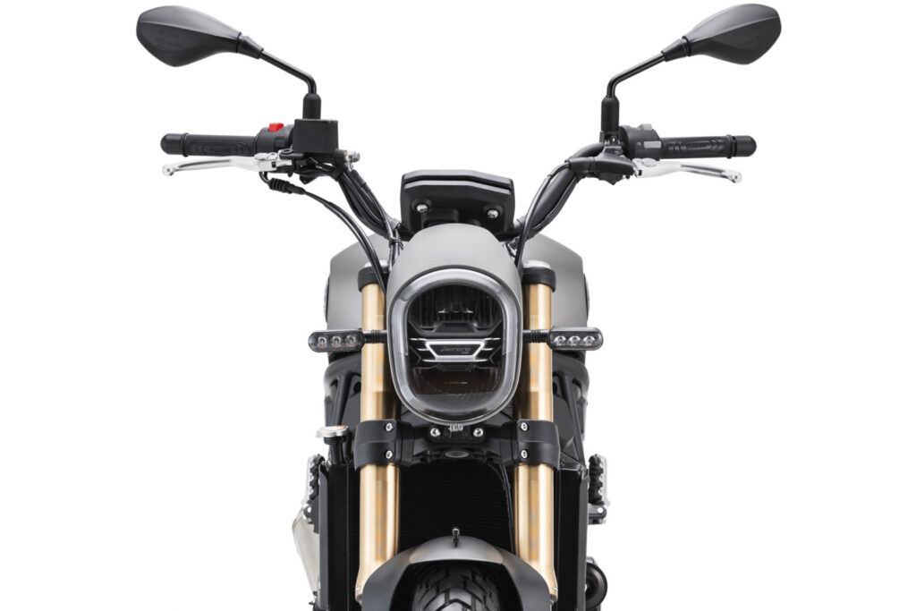 Benelli Leoncino 800 lp 7