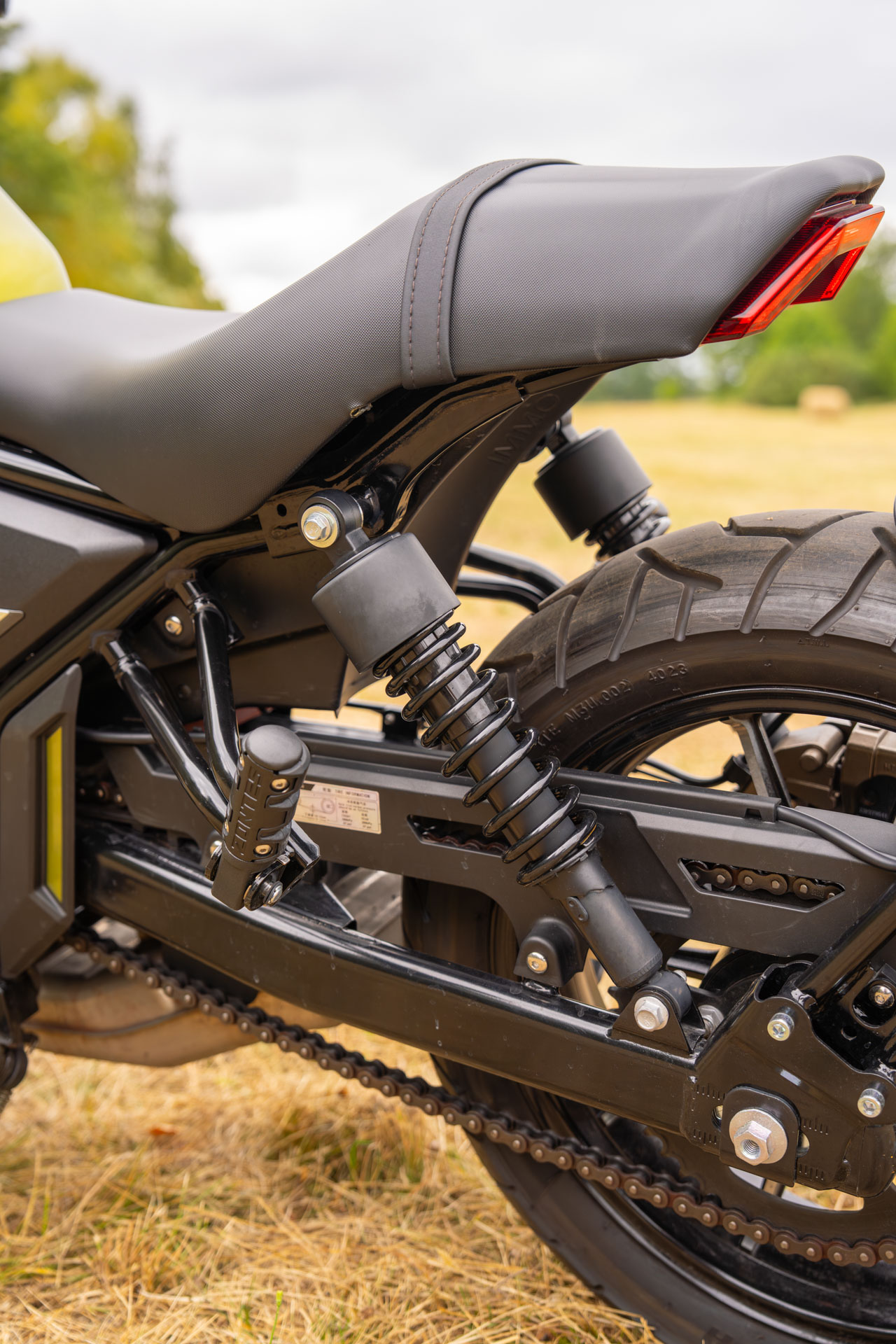 Zontes 125C vs. QJMOTOR SRV 125. Poręczne customy 7