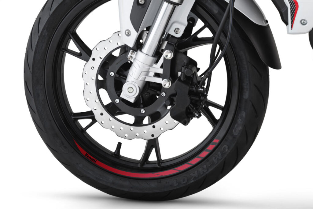 Benelli BN 125 7