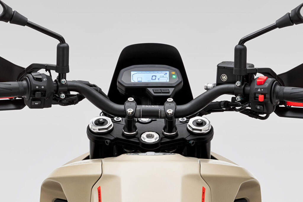 Benelli BKX 125 6