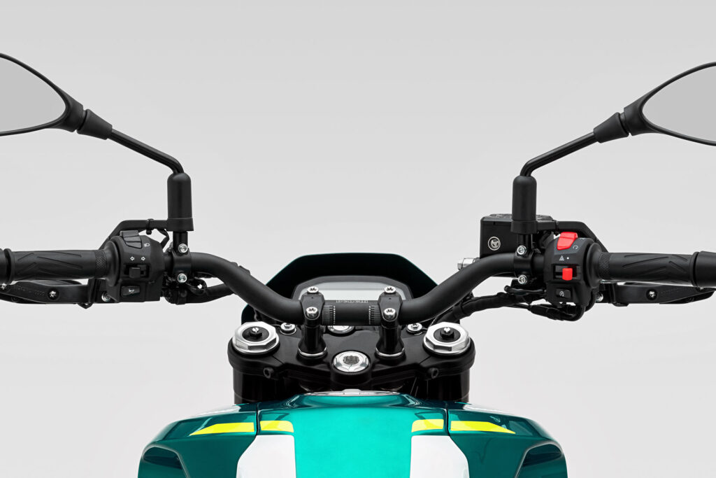 Benelli BKX 125S 5