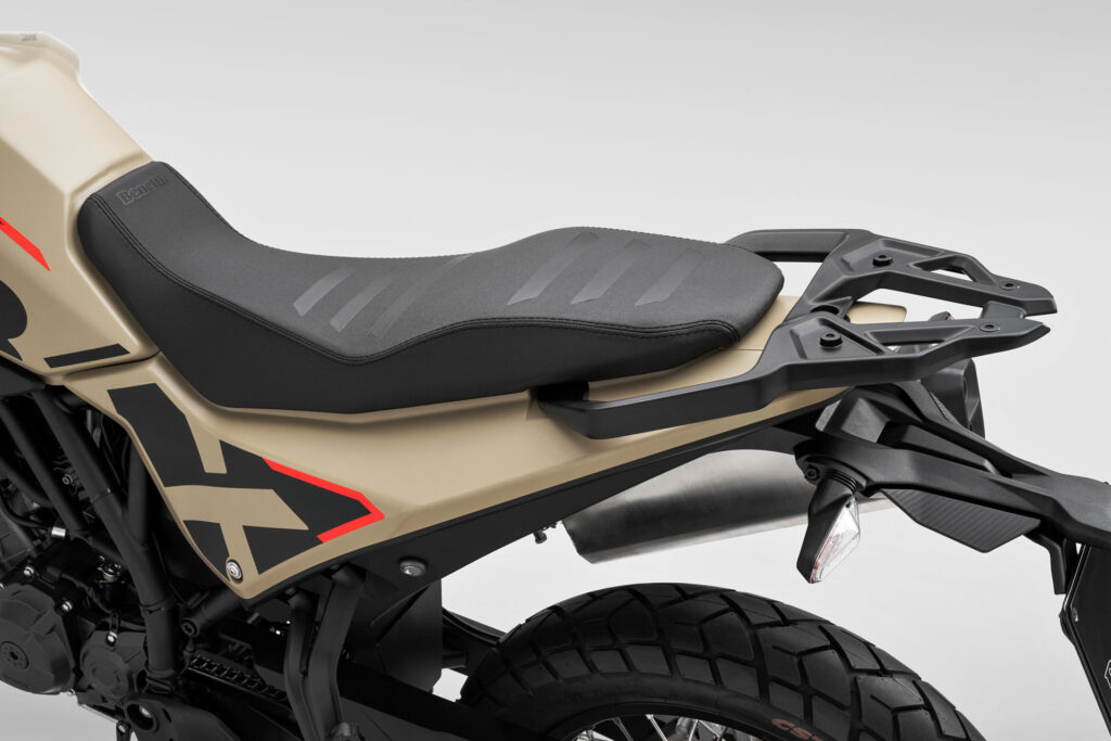 Benelli BKX 125 9